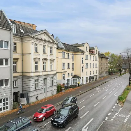 Geraeumiges Apartment Mit Stadtblick In Zentraler Lage Potsdams Exterior photo