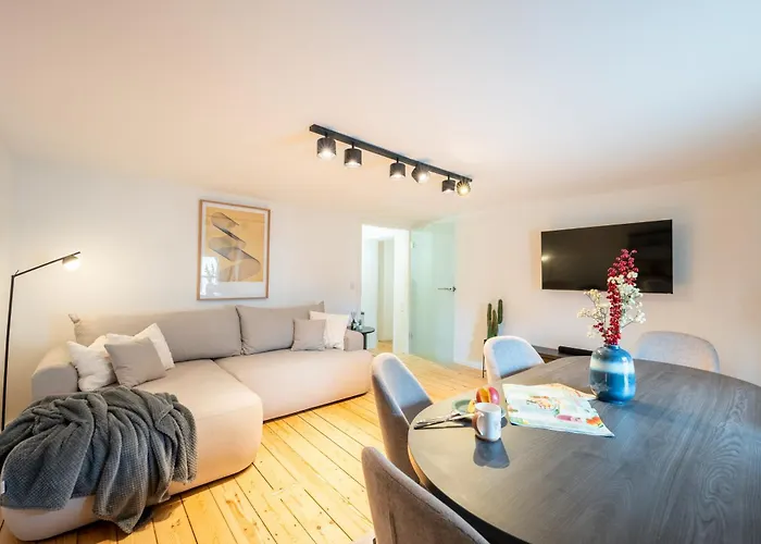 Geraeumiges Apartment Mit Stadtblick In Zentraler Lage Potsdams