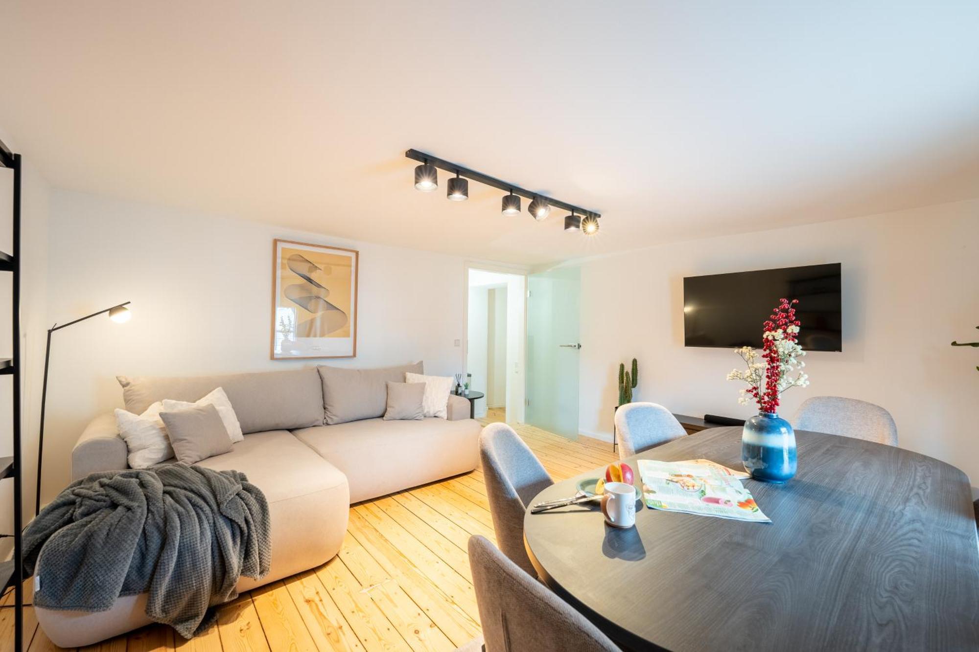 Geraeumiges Mit Stadtblick In Zentraler Lage Potsdams Apartment *